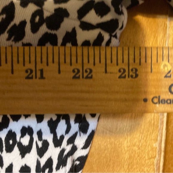 Ladies Size Large Rafaella Leopard Button Down Sweater - Picture 6 of 14